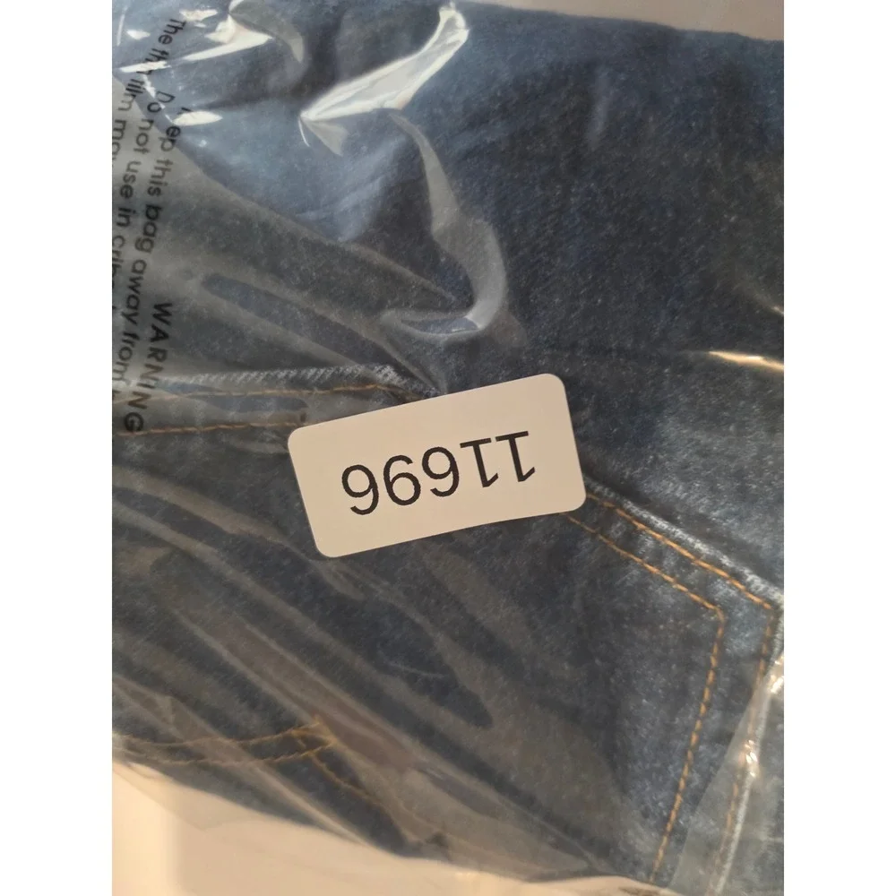 Levis $1 shipping